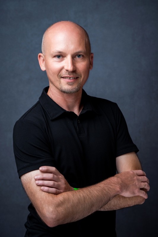 Zaczynamy od rozmowy — bez gotowych pakietów i bez cennika z automatu